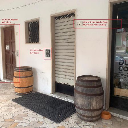 Casa Bianca 2 - Confortevole In Centro A Монеглия Екстериор снимка