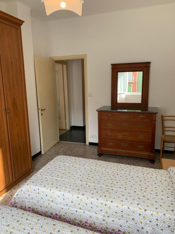 Casa Bianca 2 - Confortevole In Centro A Монеглия Екстериор снимка